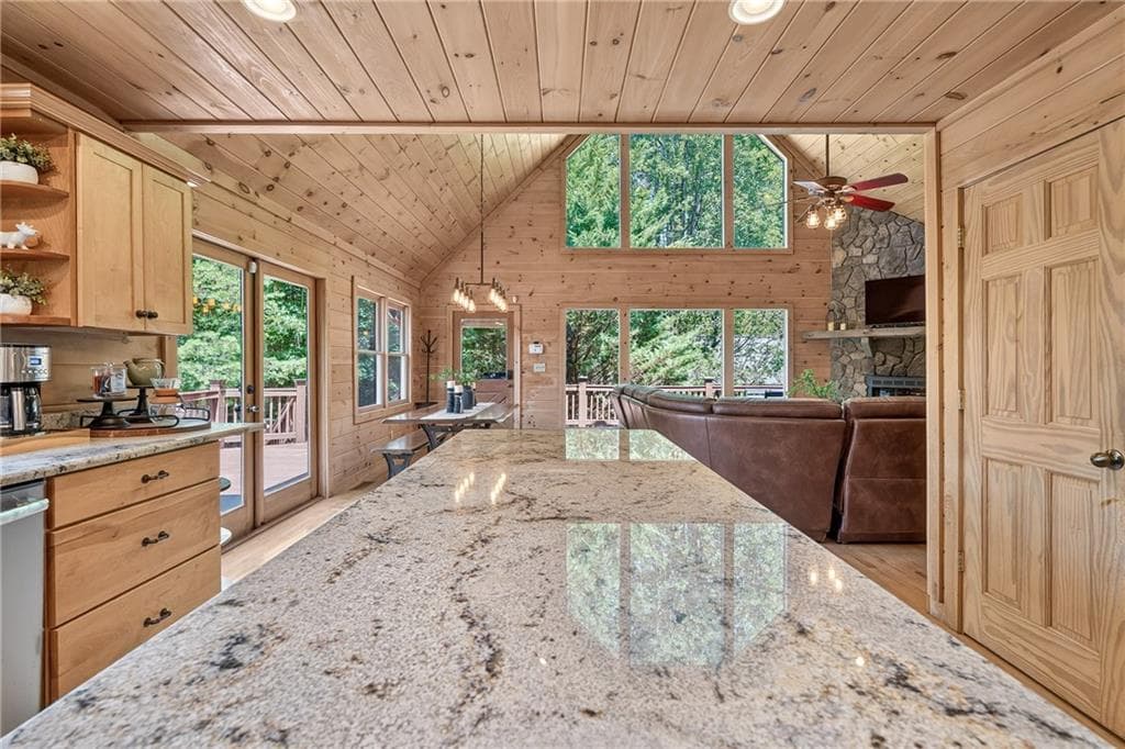 3 bedroom, 4 bathroom, 2,730 sq ft single family residence for sale at 78 Mountain Peaks Lane, Blue Ridge, GA 30513 — photo 9