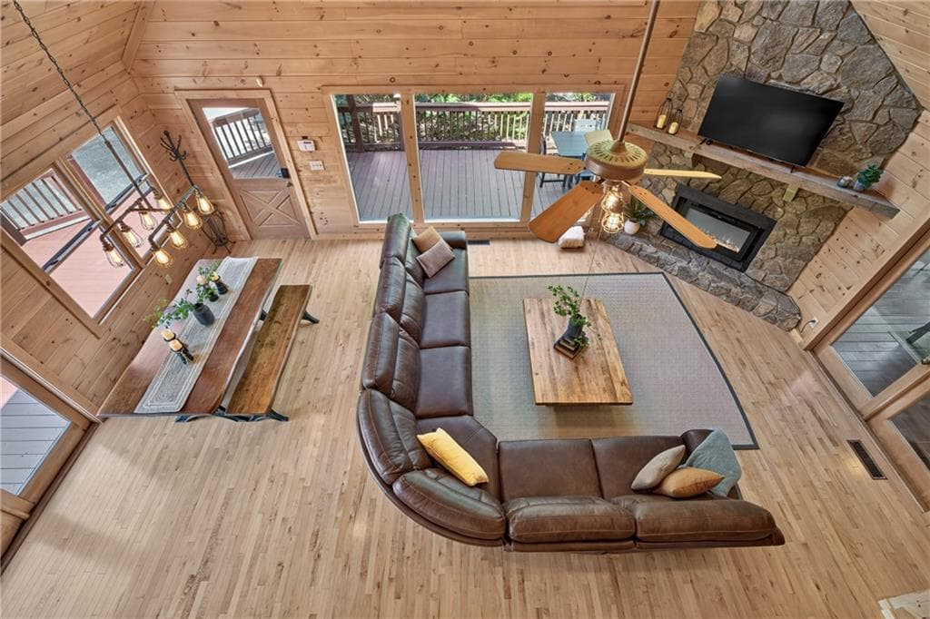 3 bedroom, 4 bathroom, 2,730 sq ft single family residence for sale at 78 Mountain Peaks Lane, Blue Ridge, GA 30513 — photo 7