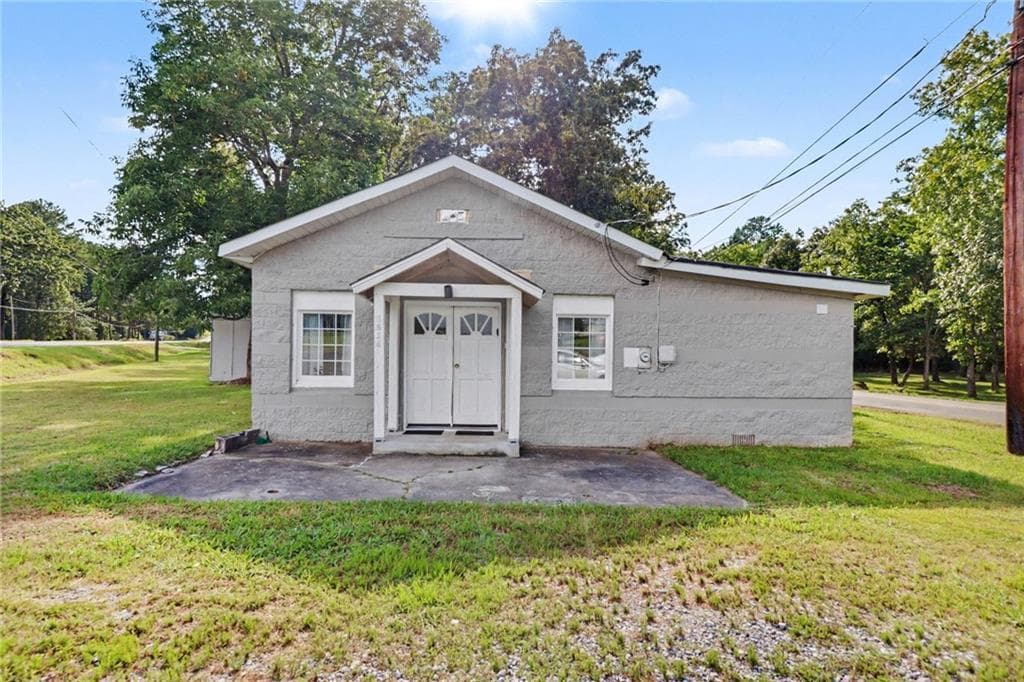 4 bedroom, 2 bathroom, 2,158 sq ft home for sale at 3614 Blacks Bluff Road, Rome, GA