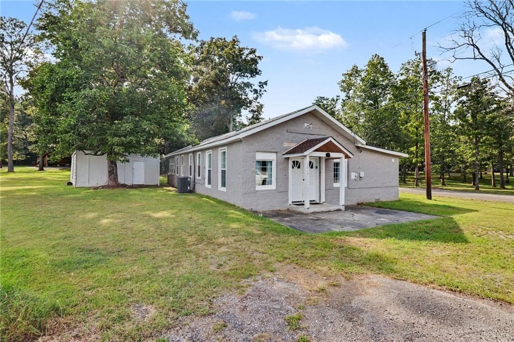 4 bedroom, 2 bathroom, 2,158 sq ft single family residence for sale at 3614 Blacks Bluff Road, Rome, GA 30161 — photo 3