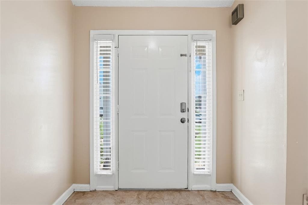 3 bedroom, 2 bathroom, 1,419 sq ft single family residence for sale at 1016 Meadow Glen Circle, Fairburn, GA 30213 — photo 4