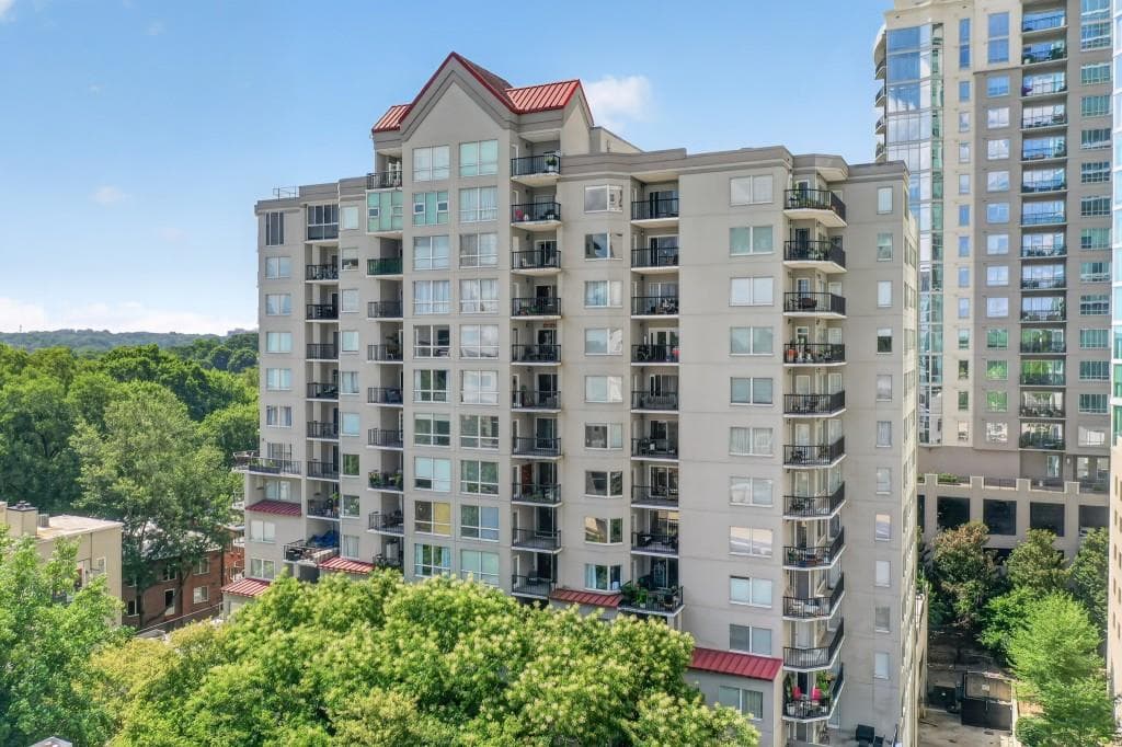 2 bedroom, 2 bathroom, 1,100 sq ft condominium for sale at 275 13th Street 1008, Atlanta, GA 30309 — photo 3