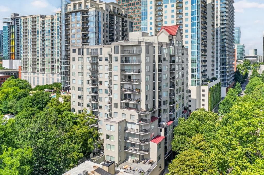 2 bedroom, 2 bathroom, 1,100 sq ft condominium for sale at 275 13th Street 1008, Atlanta, GA 30309 — photo 4