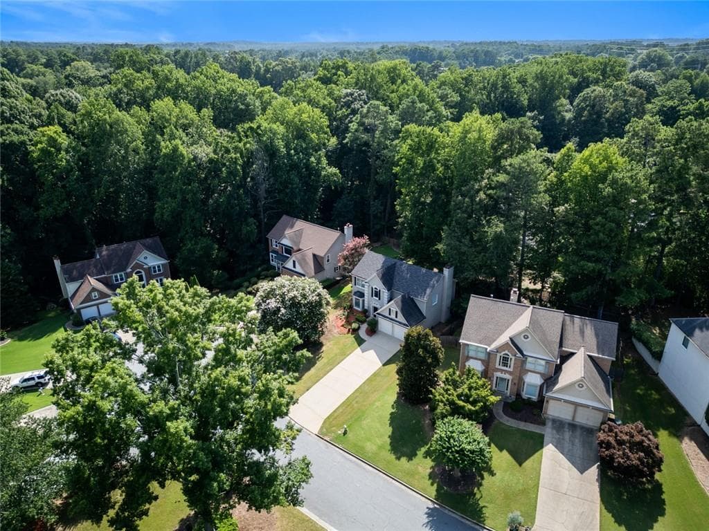 4 bedroom, 3 bathroom, 2,216 sq ft single family residence for sale at 185 Gainford Court, Johns Creek, GA 30097 — photo 2