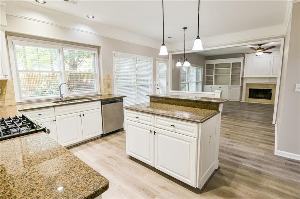 4 bedroom, 3 bathroom, 2,216 sq ft single family residence for sale at 185 Gainford Court, Johns Creek, GA 30097 — photo 10