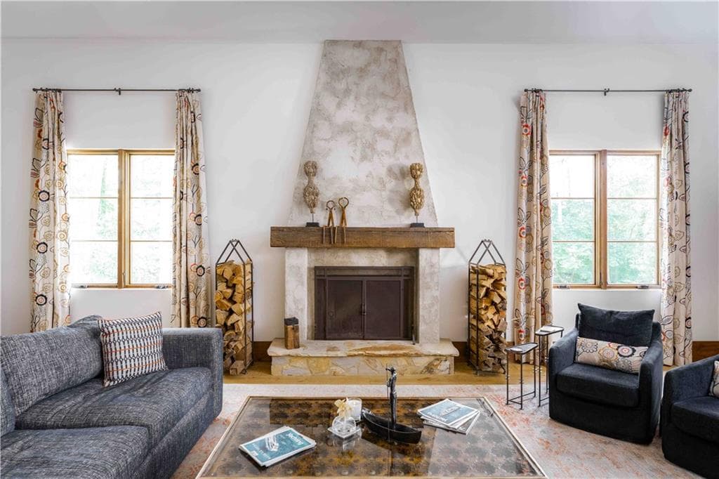 5 bedroom, 5 bathroom, 6,569 sq ft single family residence for sale at 3118 W Roxboro Road, Atlanta, GA 30324 — photo 4