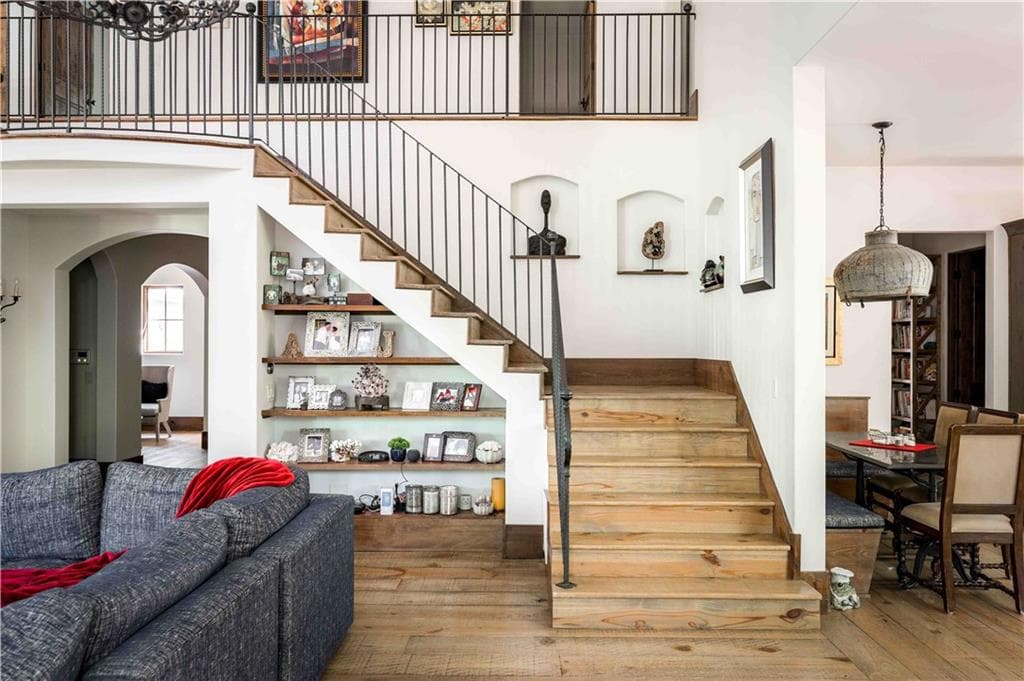 5 bedroom, 5 bathroom, 6,569 sq ft single family residence for sale at 3118 W Roxboro Road, Atlanta, GA 30324 — photo 6