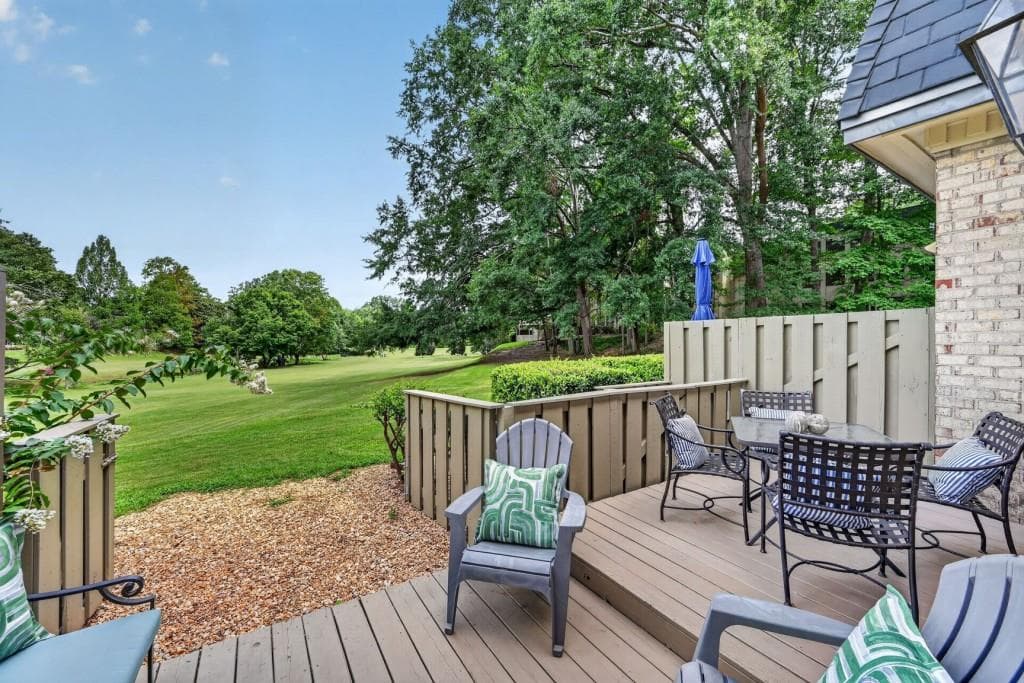 2 bedroom, 3 bathroom, 1,288 sq ft condominium for sale at 115 Elysian Way, Atlanta, GA 30327