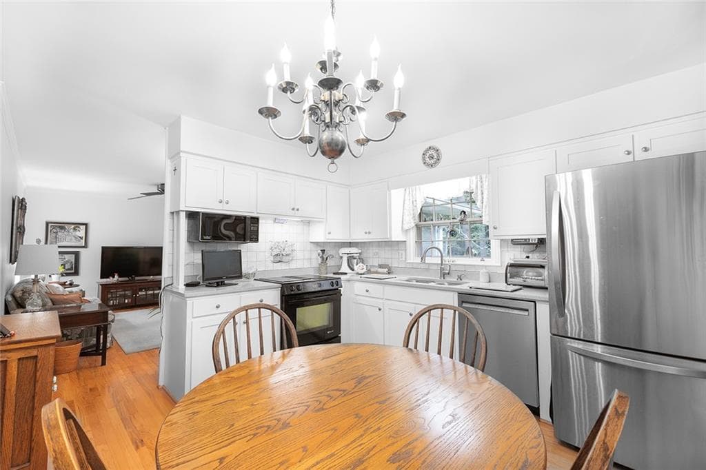 3 bedroom, 2 bathroom, 1,759 sq ft single family residence under contract at 2976 Blackwood Road, Decatur, GA 30033 — photo 9