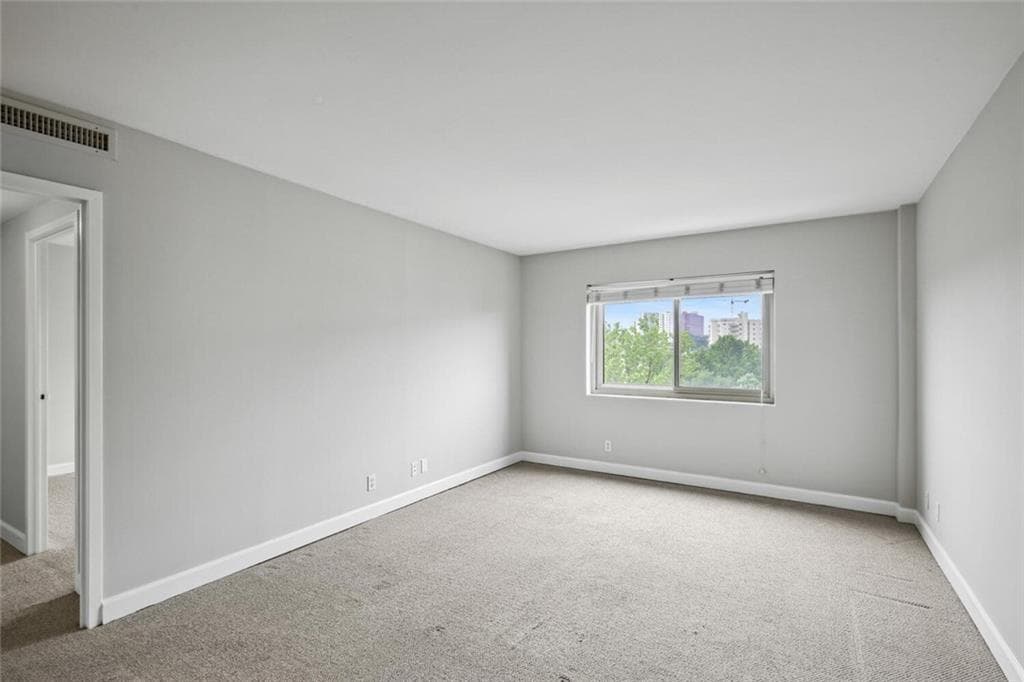 1 bedroom, 1 bathroom, 703 sq ft condominium for rent at 2285 Peachtree Road 904, Atlanta, GA 30309 for $1,400 a month — photo 8