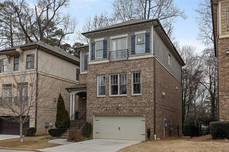 4 bedroom, 4 bathroom single family residence for rent at 926 Canterbury Lane, Atlanta, GA 30324 for $5,300 a month — photo 2