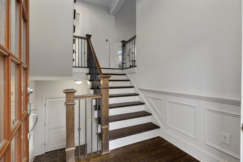 4 bedroom, 4 bathroom single family residence for rent at 926 Canterbury Lane, Atlanta, GA 30324 for $5,300 a month — photo 3