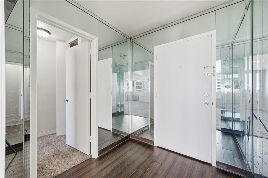 1 bedroom, 1 bathroom, 850 sq ft condominium for sale at 215 Piedmont Avenue 2002, Atlanta, GA 30308 — photo 4