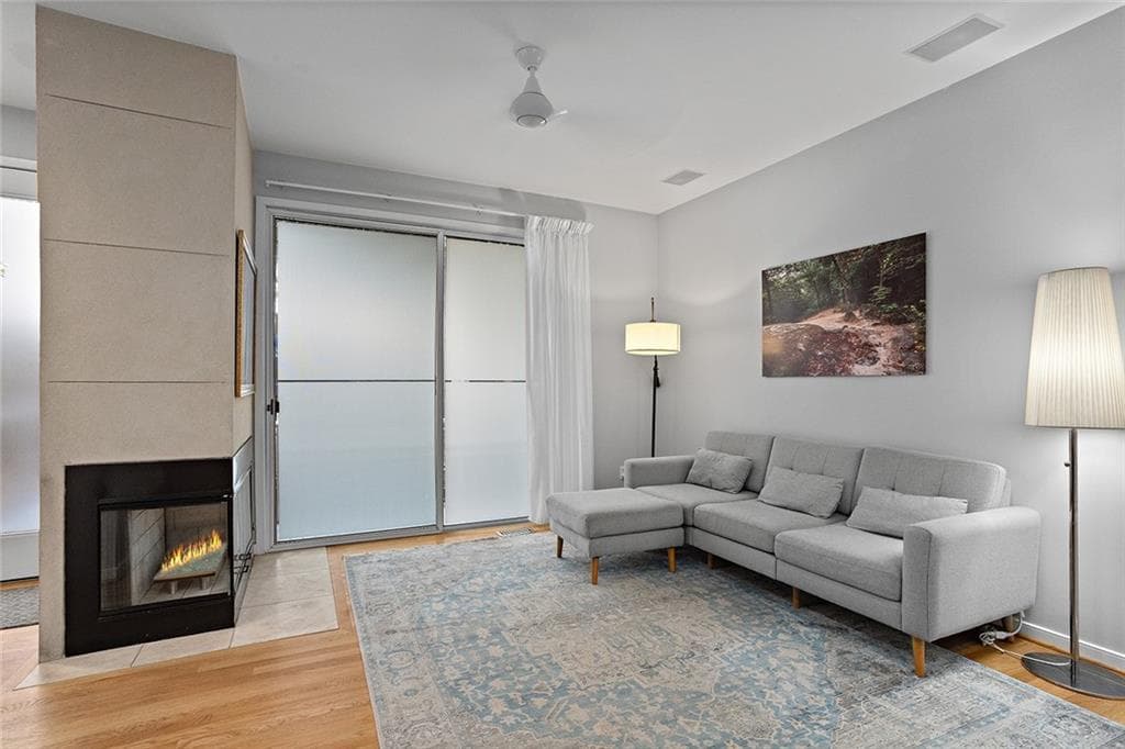 2 bedroom, 4 bathroom townhouse for sale at 1590 Tallulah Street, Atlanta, GA 30318 — photo 3