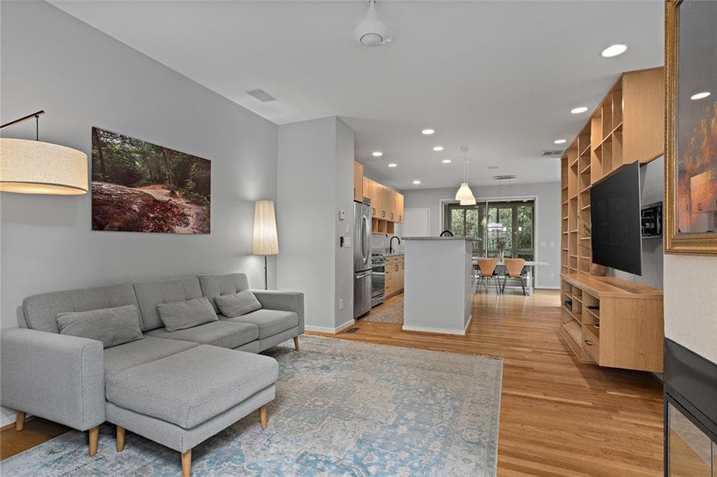 2 bedroom, 4 bathroom townhouse for sale at 1590 Tallulah Street, Atlanta, GA 30318 — photo 7