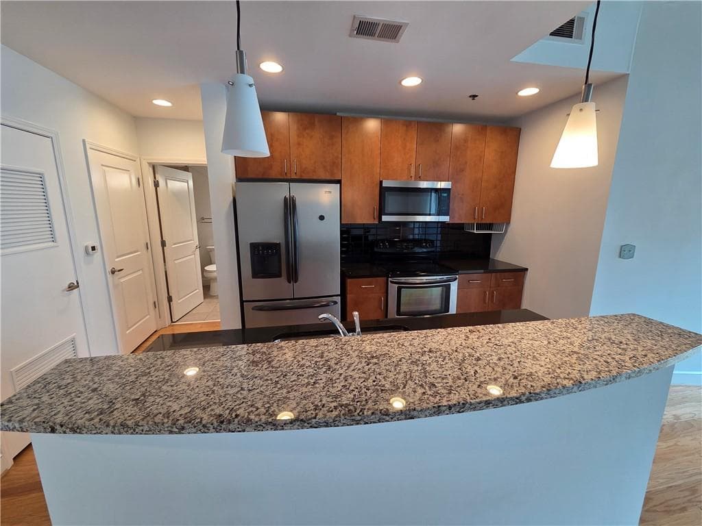 1 bedroom, 1 bathroom, 866 sq ft condominium for rent at 44 Peachtree Place 730, Atlanta, GA 30309 for $1,895 a month — photo 2