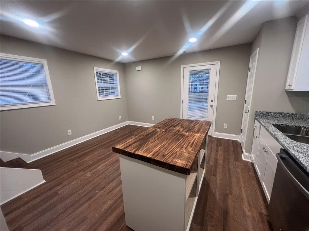 2 bedroom, 2 bathroom single family residence for rent at 13 Myrtle Drive, Gainesville, GA 30501 for $1,695 a month — photo 3