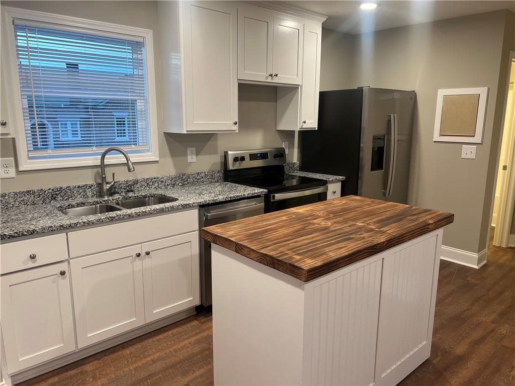 2 bedroom, 2 bathroom single family residence for rent at 13 Myrtle Drive, Gainesville, GA 30501 for $1,695 a month — photo 4
