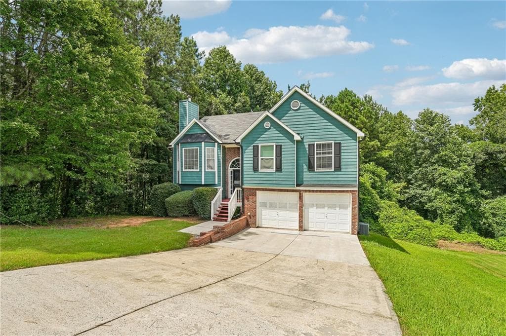 3 bedroom, 2 bathroom, 1,269 sq ft single family residence under contract at 1036 Pepper Circle, Acworth, GA 30101