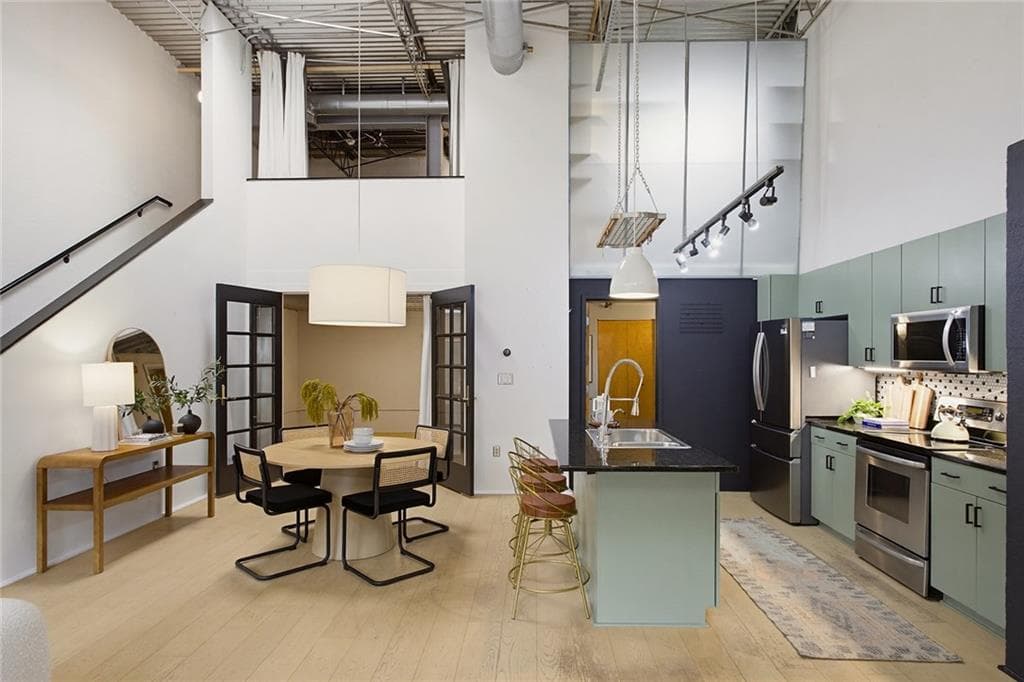 2 bedroom, 2 bathroom, 1,354 sq ft condominium for sale at 195 Arizona Avenue 121, Atlanta, GA 30307 — photo 1 of 21