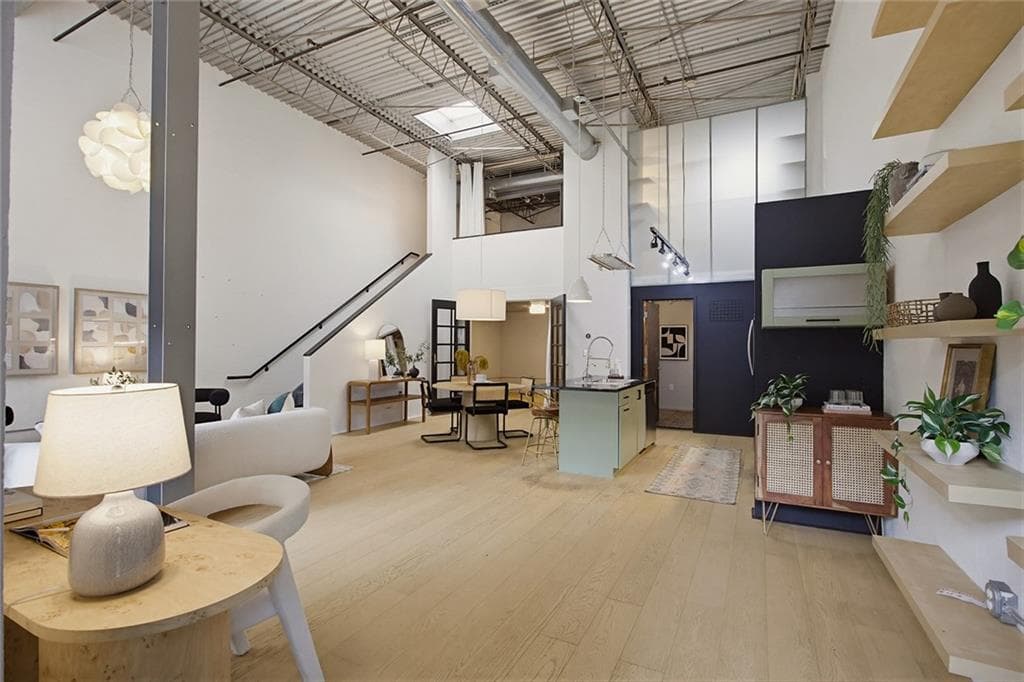 2 bedroom, 2 bathroom, 1,354 sq ft condominium for sale at 195 Arizona Avenue 121, Atlanta, GA 30307 — photo 3