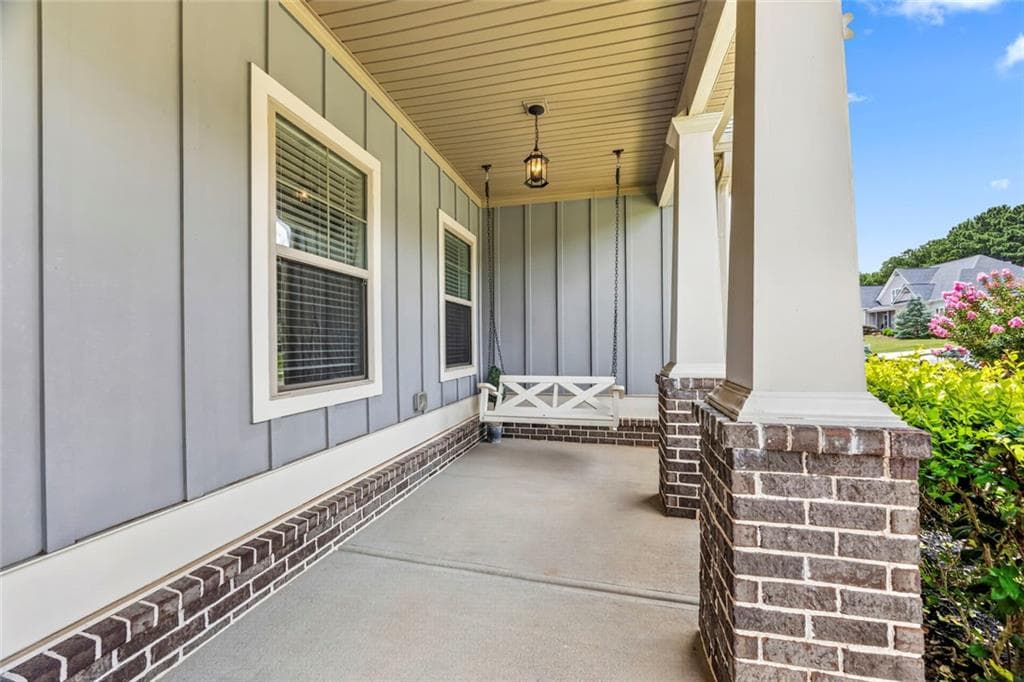5 bedroom, 3 bathroom, 3,100 sq ft single family residence for sale at 1627 Highland Creek Drive, Monroe, GA 30656 — photo 6