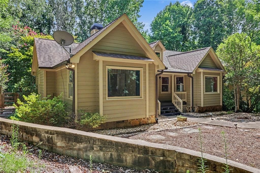 4 bedroom, 3 bathroom, 2,518 sq ft single family residence for sale at 3830 Chattahoochee Road, Cumming, GA 30041 — photo 2