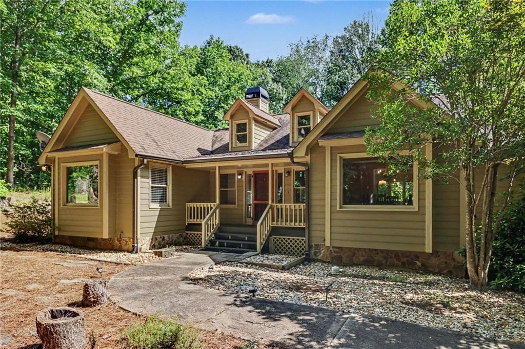 4 bedroom, 3 bathroom, 2,518 sq ft single family residence for sale at 3830 Chattahoochee Road, Cumming, GA 30041 — photo 3