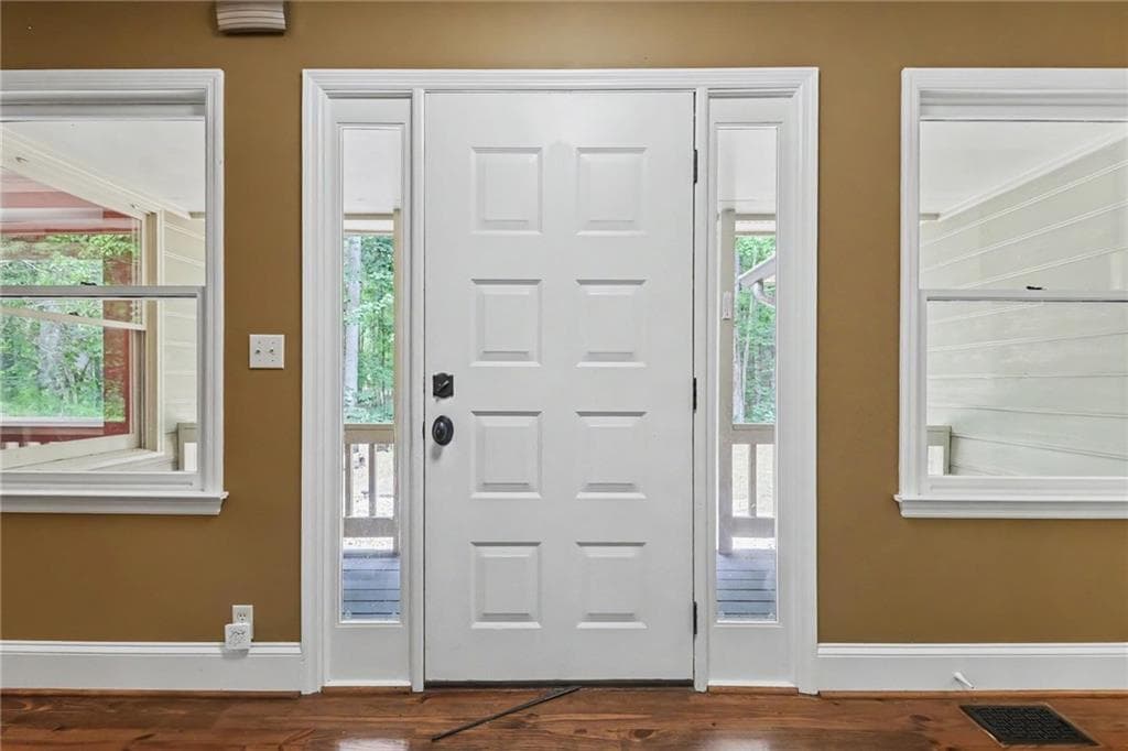 4 bedroom, 3 bathroom, 2,518 sq ft single family residence for sale at 3830 Chattahoochee Road, Cumming, GA 30041 — photo 6