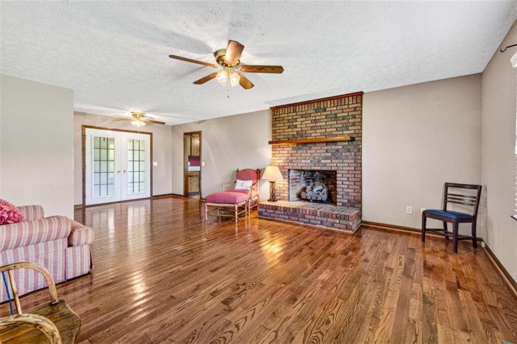 3 bedroom, 2 bathroom, 2,200 sq ft single family residence under contract at 114 Marlow Road, Maysville, GA 30558 — photo 3