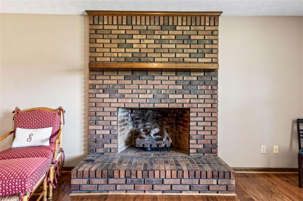 3 bedroom, 2 bathroom, 2,200 sq ft single family residence under contract at 114 Marlow Road, Maysville, GA 30558 — photo 6