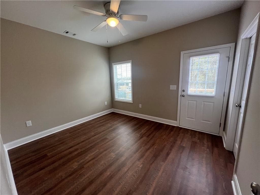 3 bedroom, 2 bathroom single family residence for rent at 1027 Park Hill Drive, Gainesville, GA 30501 for $1,895 a month — photo 5