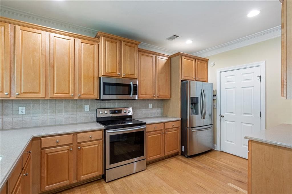 3 bedroom, 3 bathroom, 2,066 sq ft townhouse for sale at 2592 Gadsen Walk, Duluth, GA 30097 — photo 10