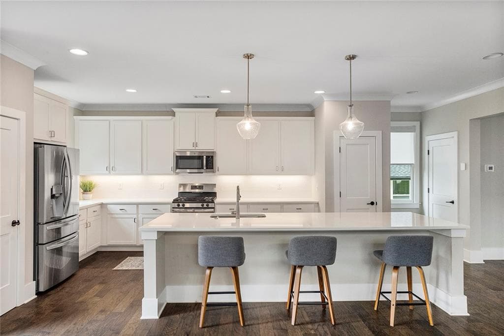 4 bedroom, 4 bathroom, 3,275 sq ft single family residence for sale at 518 Oak Drive, Atlanta, GA 30354 — photo 8