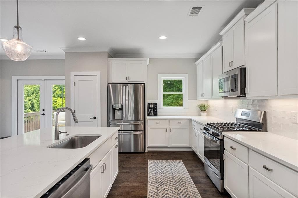 4 bedroom, 4 bathroom, 3,275 sq ft single family residence for sale at 518 Oak Drive, Atlanta, GA 30354 — photo 9