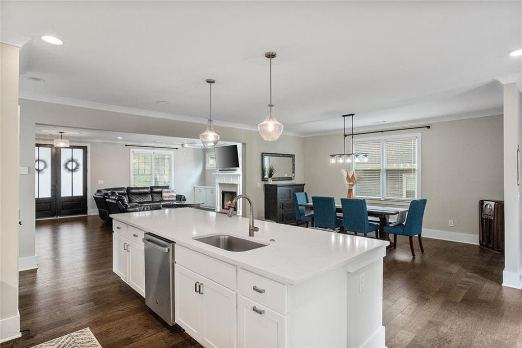 4 bedroom, 4 bathroom, 3,275 sq ft single family residence for sale at 518 Oak Drive, Atlanta, GA 30354 — photo 10