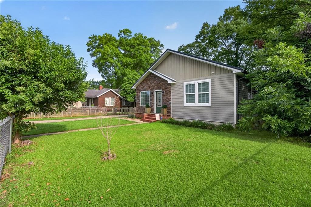 2 bedroom, 2 bathroom, 1,504 sq ft single family residence for sale at 254 Litchfield Street, Rockmart, GA 30153 — photo 3