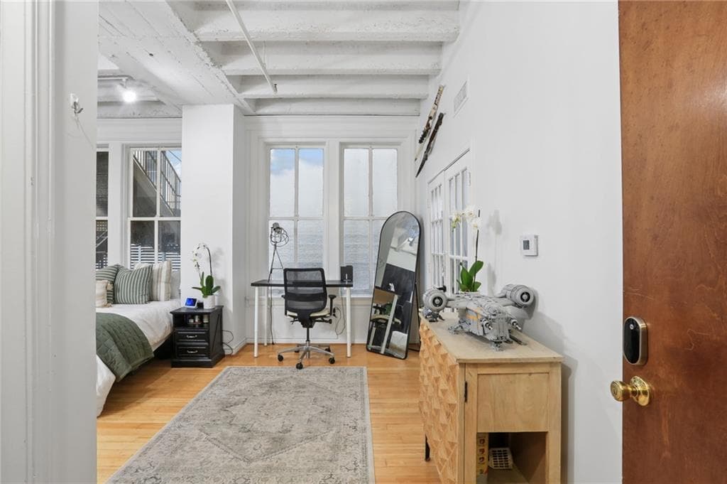 1 bedroom, 1 bathroom, 591 sq ft condominium for sale at 32 Peachtree Street 1101, Atlanta, GA 30303 — photo 3