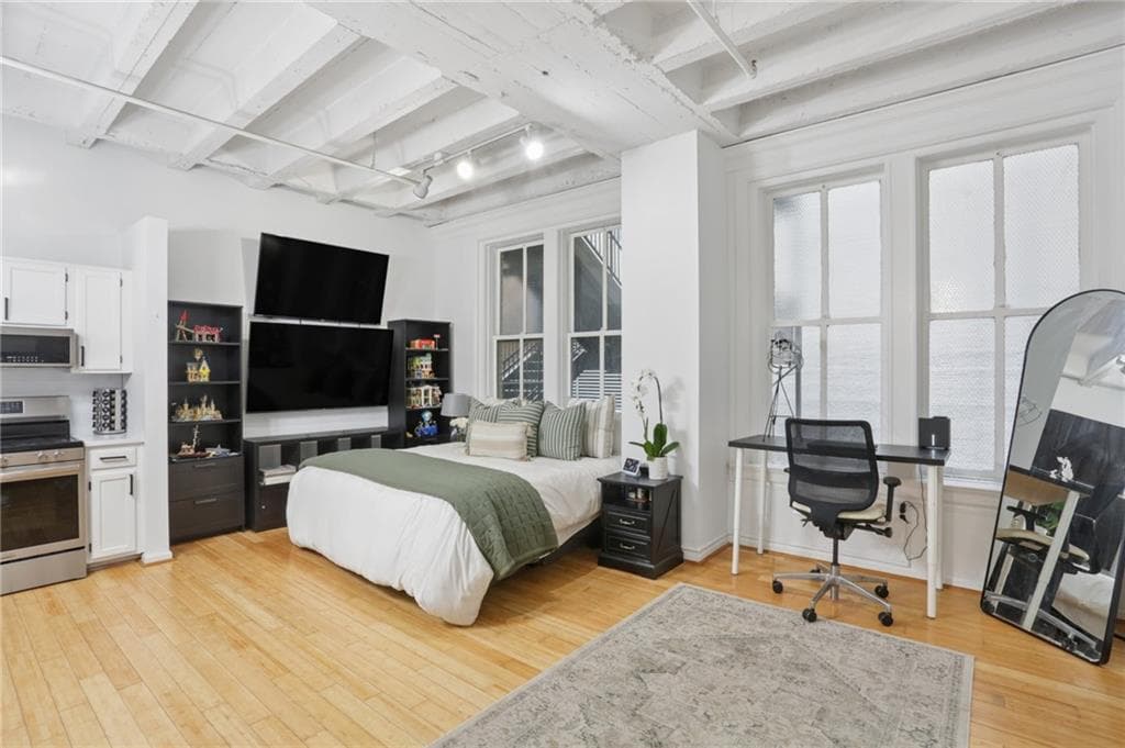1 bedroom, 1 bathroom, 591 sq ft condominium for sale at 32 Peachtree Street 1101, Atlanta, GA 30303 — photo 4