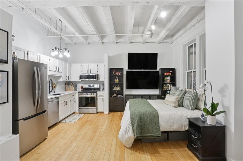 1 bedroom, 1 bathroom, 591 sq ft condominium for sale at 32 Peachtree Street 1101, Atlanta, GA 30303 — photo 5