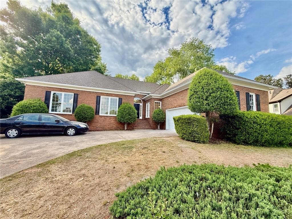 4 bedroom, 4 bathroom, 3,200 sq ft single family residence for sale at 3607 Hampstead Lane, Roswell, GA 30075 — photo 1 of 50