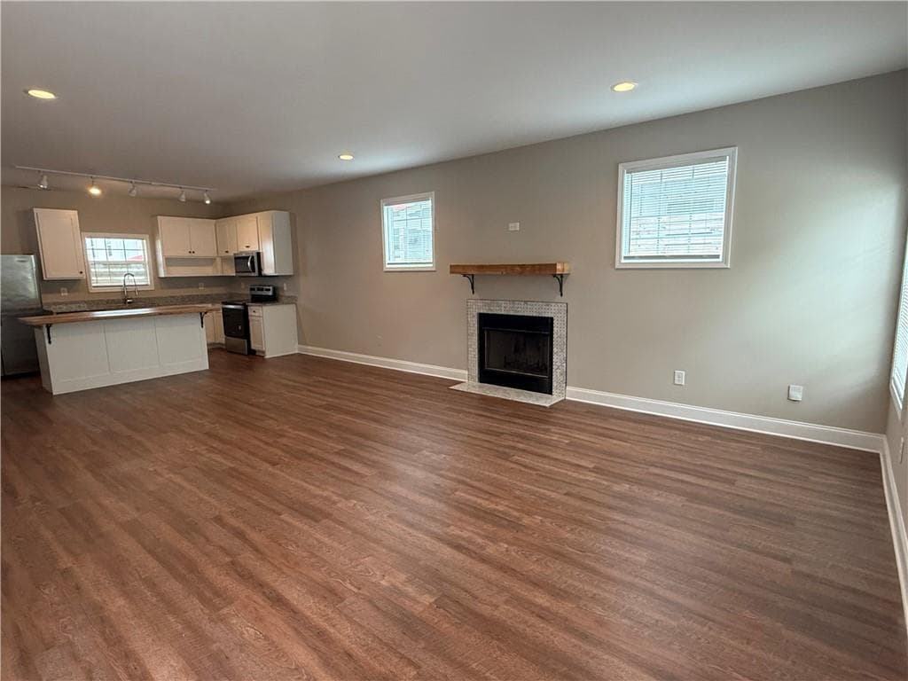 2 bedroom, 3 bathroom, 1,200 sq ft single family residence for rent at 768 Grove Street, Gainesville, GA 30501 for $1,725 a month — photo 3