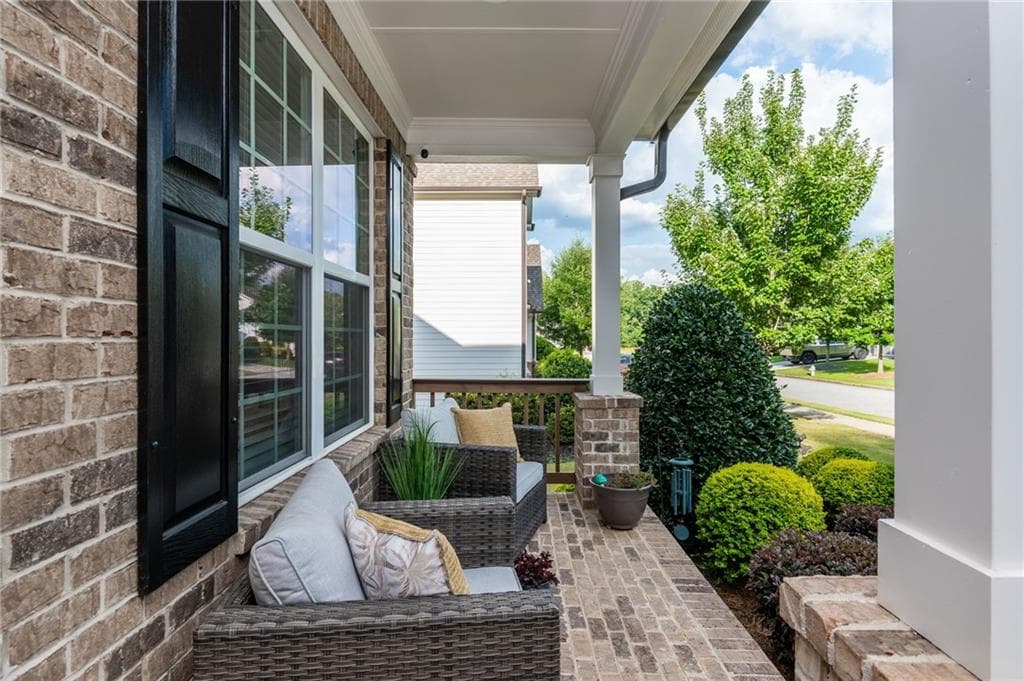 5 bedroom, 5 bathroom, 5,166 sq ft single family residence for sale at 1811 Goodhearth Drive, Marietta, GA 30066 — photo 4