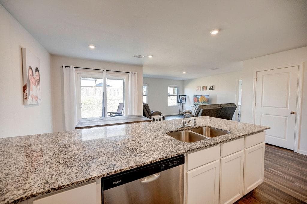 4 bedroom, 2 bathroom, 1,544 sq ft single family residence under contract at 500 Pemberton Street, Kingston, GA 30145 — photo 5