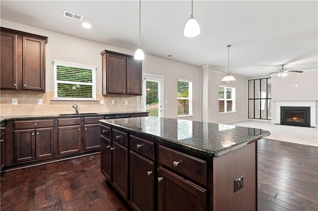4 bedroom, 3 bathroom, 2,774 sq ft single family residence for sale at 6323 Oakwell Place, Fairburn, GA 30213 — photo 3
