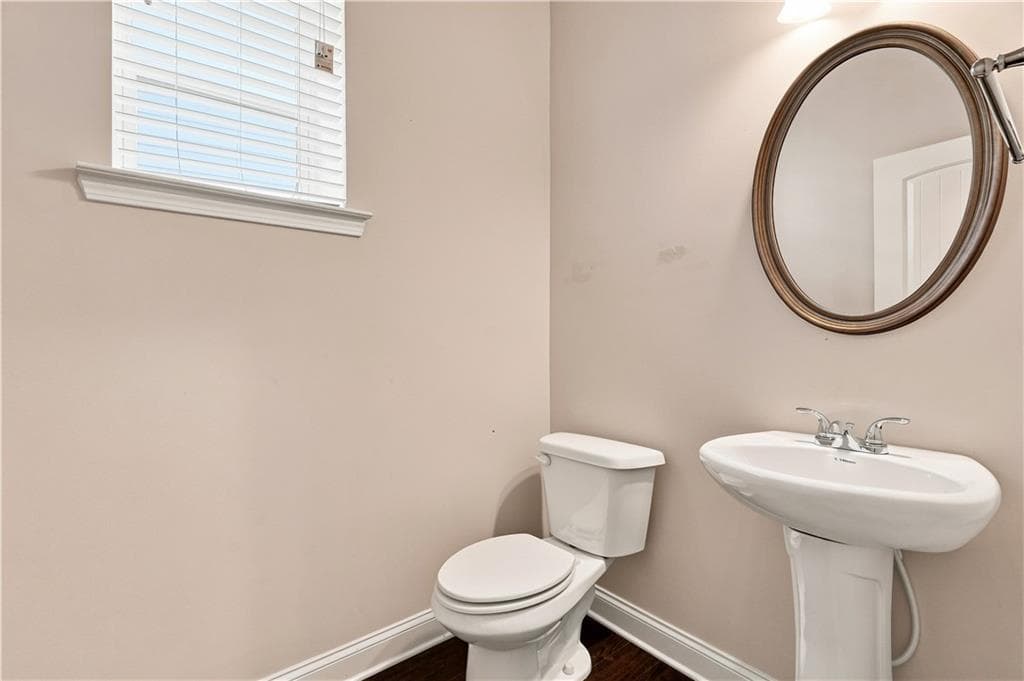4 bedroom, 3 bathroom, 2,774 sq ft single family residence for sale at 6323 Oakwell Place, Fairburn, GA 30213 — photo 4