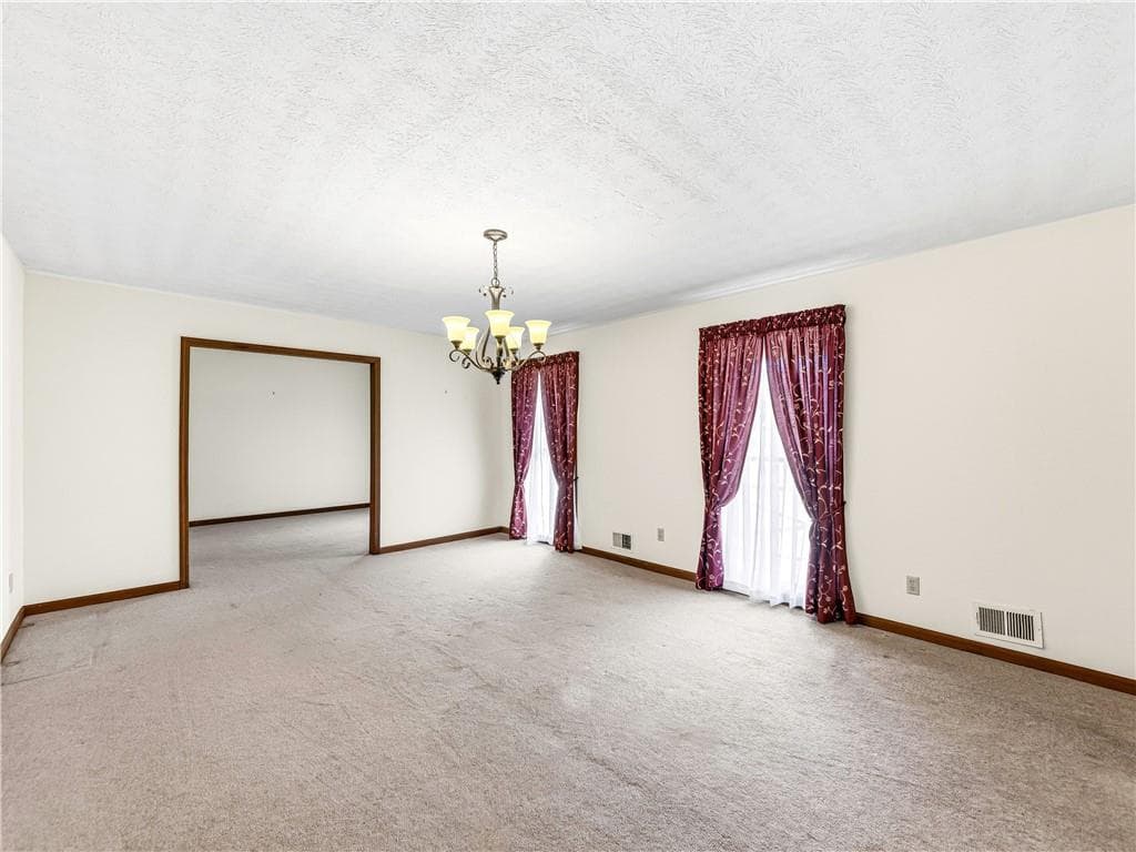 3 bedroom, 2 bathroom, 2,213 sq ft single family residence for sale at 2405 Post Oak Tritt Road, Marietta, GA 30062 — photo 6