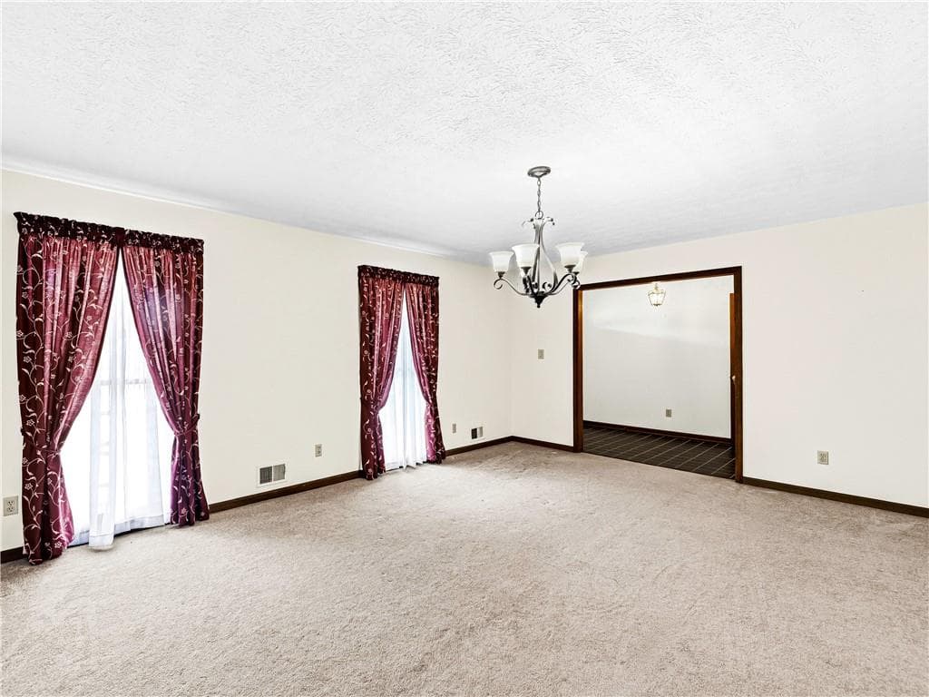 3 bedroom, 2 bathroom, 2,213 sq ft single family residence for sale at 2405 Post Oak Tritt Road, Marietta, GA 30062 — photo 7