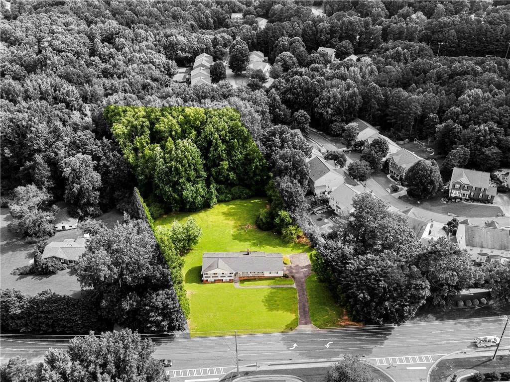 3 bedroom, 2 bathroom, 2,213 sq ft single family residence for sale at 2405 Post Oak Tritt Road, Marietta, GA 30062 — photo 4