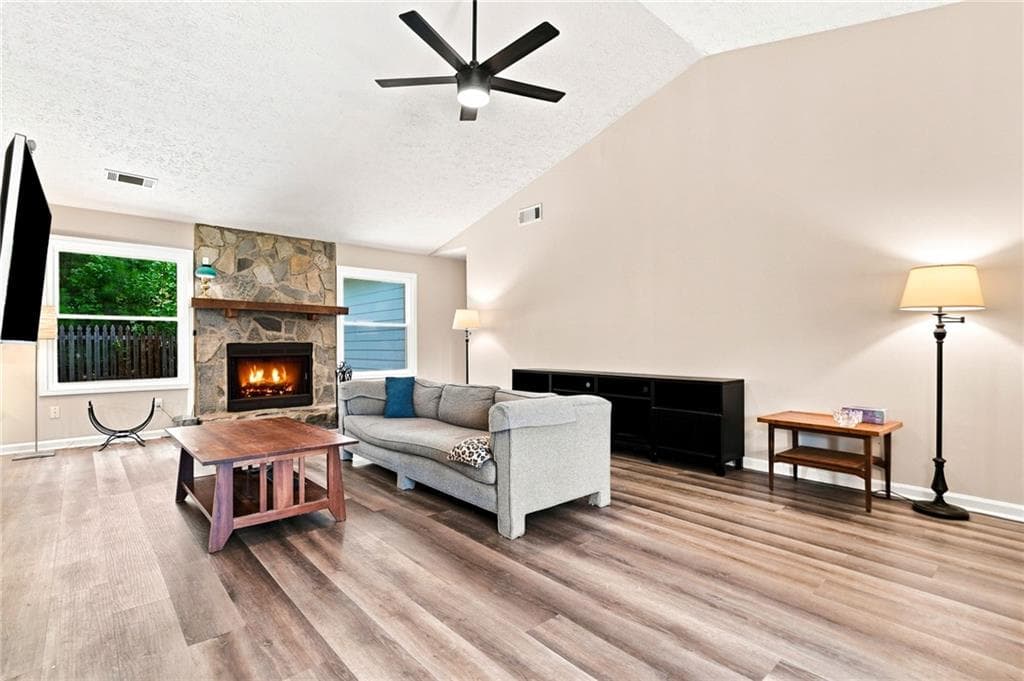 3 bedroom, 2 bathroom, 1,740 sq ft single family residence for sale at 117 River Oaks Drive, Woodstock, GA 30188 — photo 3